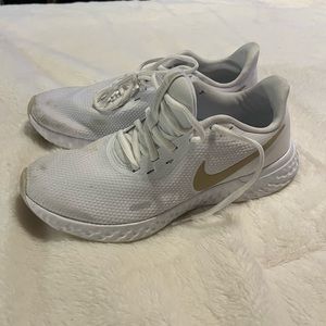 Womens Nike Revolution 5 BQ3207 108